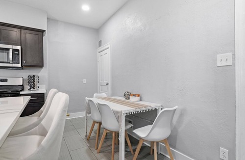 Mount Washington House | Spacious 3-bedroom house in scenic Mt. Washington near Grandview's city view