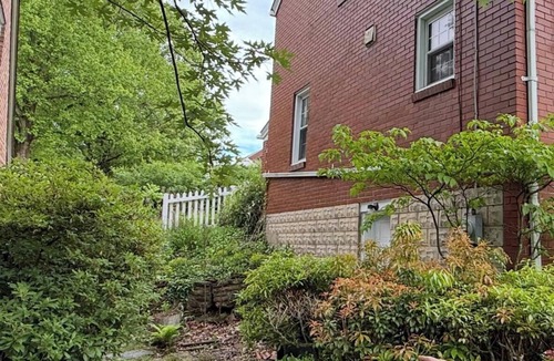 Mount Lebanon House | Spacious 3-bedroom house one car garage in beautiful Pittsburgh 7min from city.