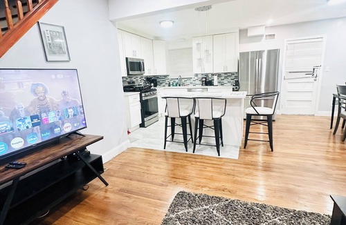 Elmont House | Spacious 3 -Bedroom Home: Your Perfect Family Haven Awaits!"
