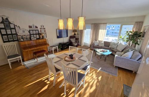 Sandvika Apartment | Spacious 3 Bedroom next to Thon Hotel, Storsenter Shopping, and 15 minutes to Oslo