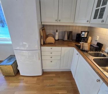 Sandvika Apartment | Spacious 3 Bedroom next to Thon Hotel, Storsenter Shopping, and 15 minutes to Oslo