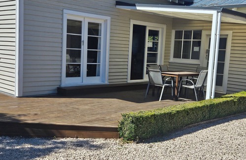 Methven House | Spacious 3 bedroom period home. 2 living rooms. Walking distance to town.