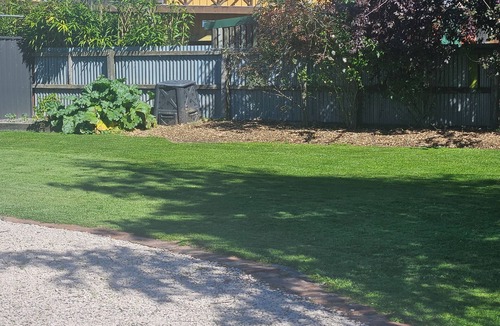 Methven House | Spacious 3 bedroom period home. 2 living rooms. Walking distance to town.