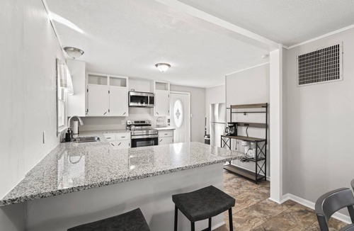 Baldwin City House | Spacious 3 bedroom home in Baldwin City, great for families & friends!