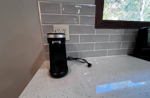Bloomington House | Spacious 3 bedroom retreat 5 mins from IU sleeps 8