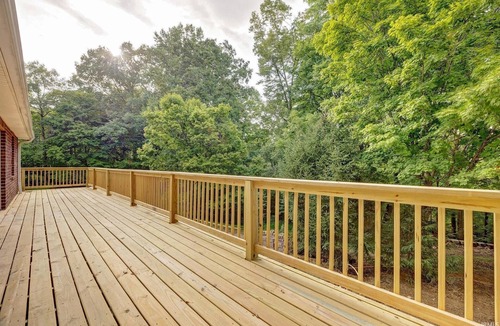 Bloomington House | Spacious 3 bedroom retreat 5 mins from IU sleeps 8