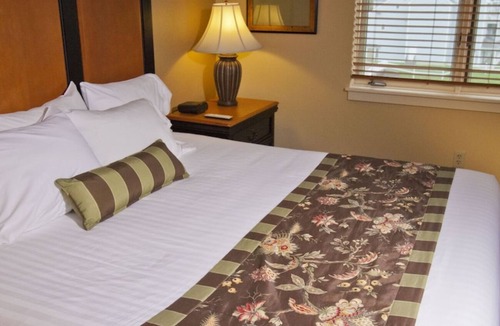 Brownsville Resort | Spacious 3-Bedroom Resort + Loft in Mountain–Fireplace, Gym, and Close to Skiing