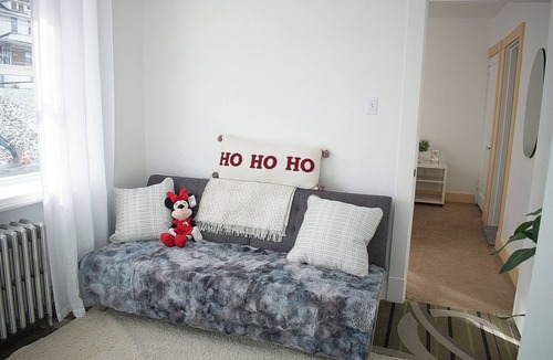 South Hills Apartment | Spacious 3-bedroom with WiFi in fantastic Pittsburgh