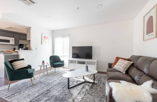 Alhambra Condo | Spacious 3 beroom 2 bath near DT Alhambra +EV Charger