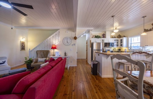 Lincoln Beach Cottage | Spacious 3-BR Bella Beach, Hot Tub, Master w/King