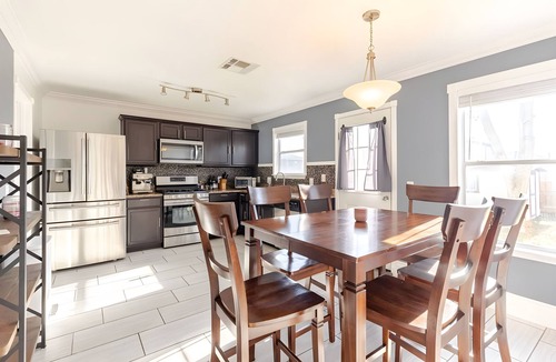 Kyle House | Spacious 3 BR Convenient Big Yard Office