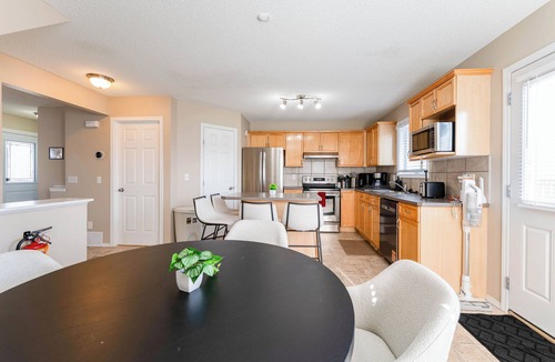 Calgary House | Spacious 3 BR Corner home in Covemeadow
