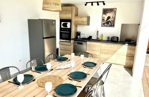 Bora Bora Villa | Spacious 3 BR Island Villa w/Pool Fast Wifi-Sleeps 8 Washer & Dryer