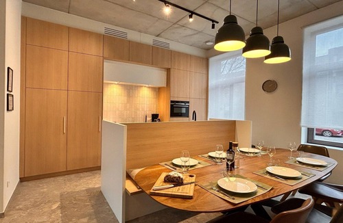 Bree House | Spacious 3-Floor Holiday Home for 8 Guests