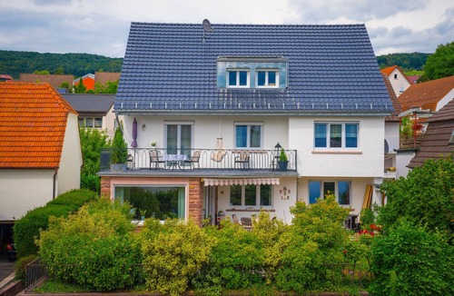 Remshalden Apartment | Spacious 3 star apartment with 100sqm of living space and 24 sqm south-facing balcony