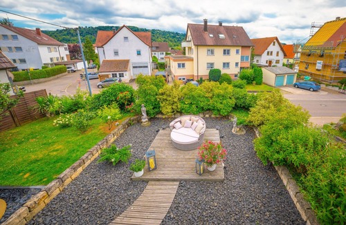 Remshalden Apartment | Spacious 3 star apartment with 100sqm of living space and 24 sqm south-facing balcony