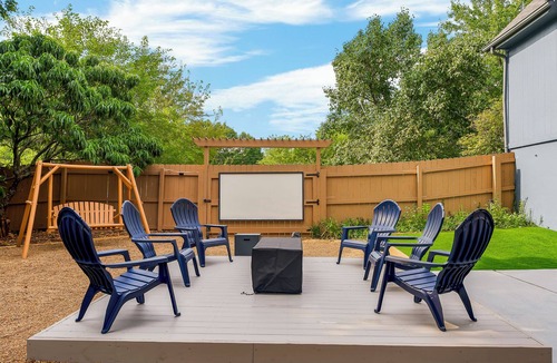 Olathe House | Spacious 3600 sq ft Home-Hot Tub-Pool-Game Room & 3 Acres of Privacy - Sleeps 14