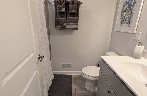 Mantua Condo | Spacious 3bd, 3bth in Philly. Near Universities, Zoo, Fairmount Park, many more!