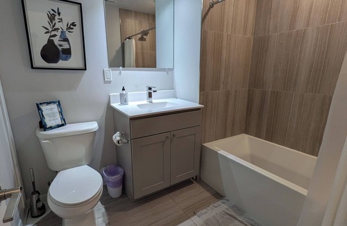 Mantua Condo | Spacious 3bd, 3bth in Philly. Near Universities, Zoo, Fairmount Park, many more!