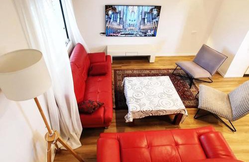 Ra'ananna Apartment | Spacious 3BD Penthouse with Rooftop & Parking