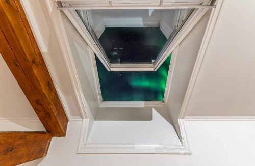 Tromso Apartment | Spacious 3BD Two Level Apartment Close to Tromsø Centre