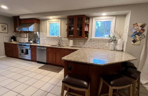 South End House | Spacious 3bdr 2ba - walk to Breweries & Downtown