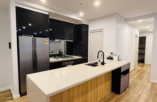 Mascot Apartment | Spacious 3Bed 2Bath 1Car Mascot Apt near airport