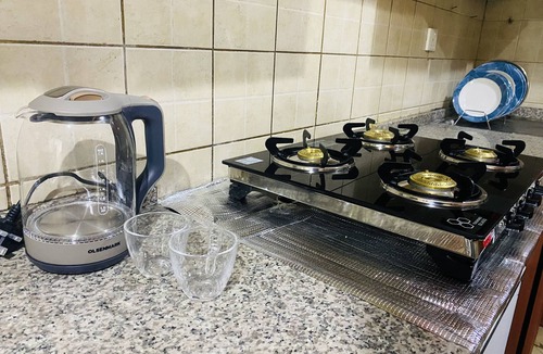 Naif Apartment | Spacious 3bhk Appartment with huge balcony n5min to metro , heart of the city!