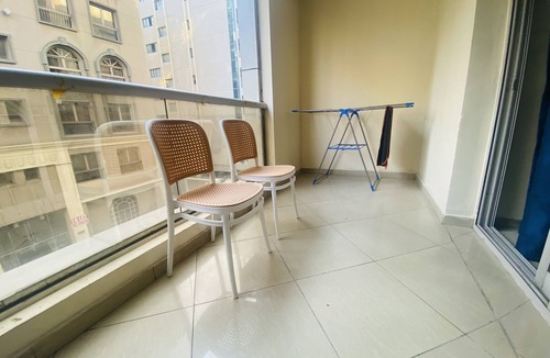 Naif Apartment | Spacious 3bhk Appartment with huge balcony n5min to metro , heart of the city!