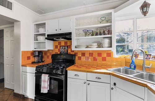Blenman-Elm House | Spacious 3BR/1BA Private Pool Oasis Near UofA