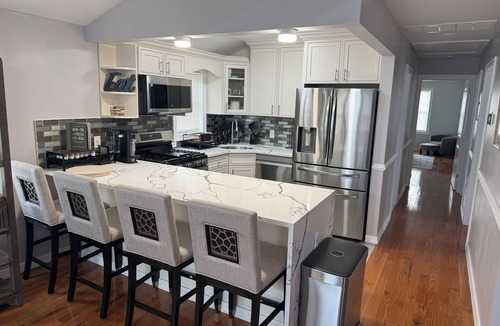 Queens House | Spacious 3BR 2BA Apt Near JFK