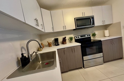 Hoyo Mulas House | Spacious 3BR/2BA Home near Airport, Beaches, San Juan & Malls