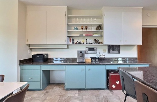 Wedgwood House | Spacious 3BR/2BA - Parking - Near Beach/Trail/UW
