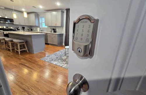 Forest Hill Apartment | Spacious 3BR/2BA w/King Bed Near Transit & Park