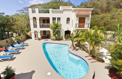 Ensenada Villa | Spacious 3BR 3BA Home Private Pool Walk to Beach