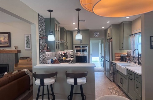 Studio City House | Spacious 3BR/3BA Modern Home, Firepit, Private Yard Studio City/Universal Close