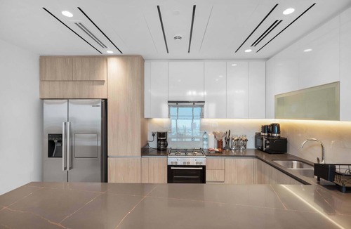 Jumeirah Lake Towers Apartment | Spacious 3BR and Study with Multiple Ensuites Medore Residence