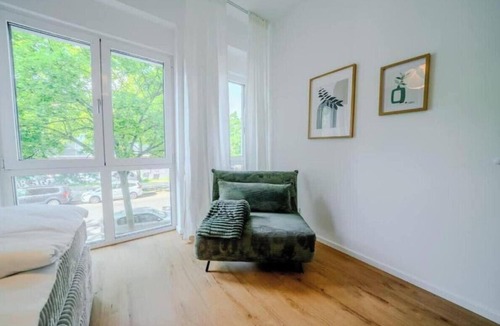 Gesundbrunnen Apartment | Spacious 3BR Apartment in Central Berlin Near Major Attractions
