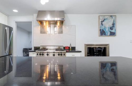 Sammamish House | Spacious 3BR Apt with Huge Yard near Two Lakes