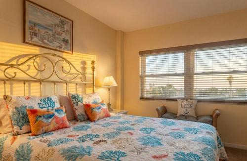 South Patrick Shores Apartment | Spacious 3BR Beachfront Condo with Balcony & Parking