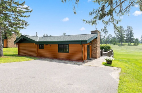 Breezy Point Cabin | Spacious 3BR Chalet Cabin Overlooking Golf Course