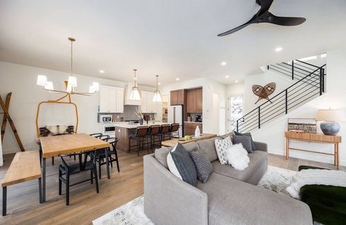 Deer Mountain House | Spacious 3BR condo in Deer Valley, Park City, with mountain views and modern amenities.