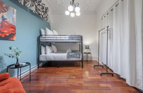 Shaughnessy Village Apartment | Spacious 3BR Downtown - 2 Queen & Bunk & Sofa Bed