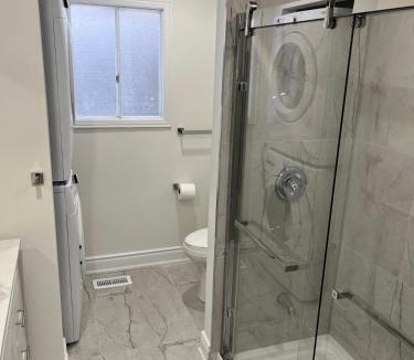 Waterloo House | Spacious 3BR Entire Home in Waterloo, Pvt Fenced Backyard, Office Space, Family & Pets Friendly