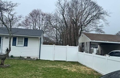 Central Islip House | Spacious 3BR Family Home Near Everything