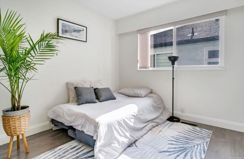 Killarney House | Spacious 3BR Home 2 Full Baths - near metrotown