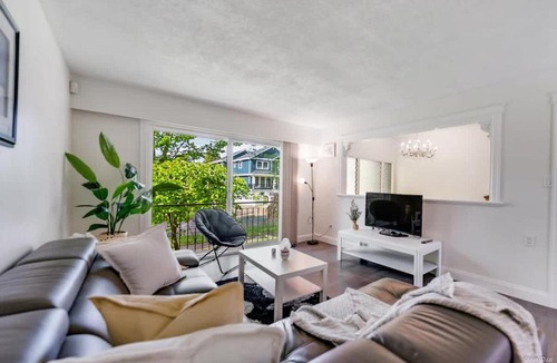 Killarney House | Spacious 3BR Home 2 Full Baths - near metrotown