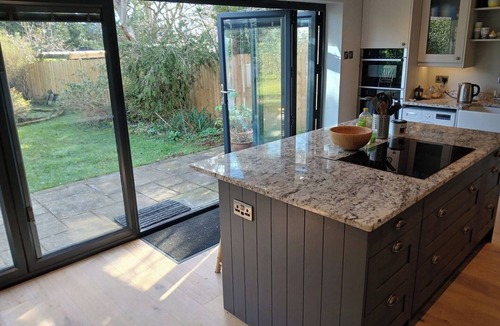 Netley House | Spacious 3BR Home with Garden and Parking