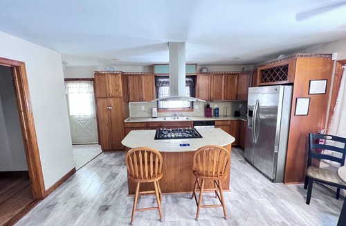 Palenville House | Spacious 3BR Home ~ Sleeps 6 ~ Near Catskill Mountains & Skiing ~ Yard ~ Parking