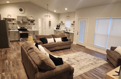 Good Hope House | Spacious 3BR Home w/Bounce House Arcade room & Luxury Massage Chair